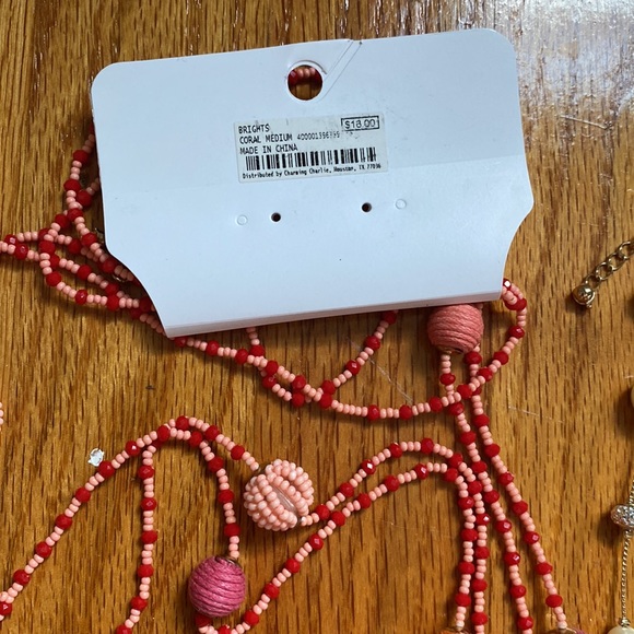 Lot of 4 Charming Charlie Necklaces - Beaded, Layered, Chunky Silver and Gold - Picture 3 of 13